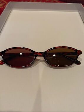 NWOT cat eye small oval tortoise shell sunglasses